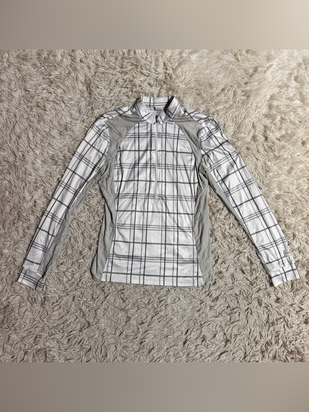 Women’s Medium White/Grey Fits Long Sleeve Horseback Riding Sunshirt. Good Cond.